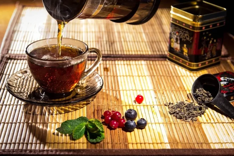 Best Teas for Morning, Noon, and Night
